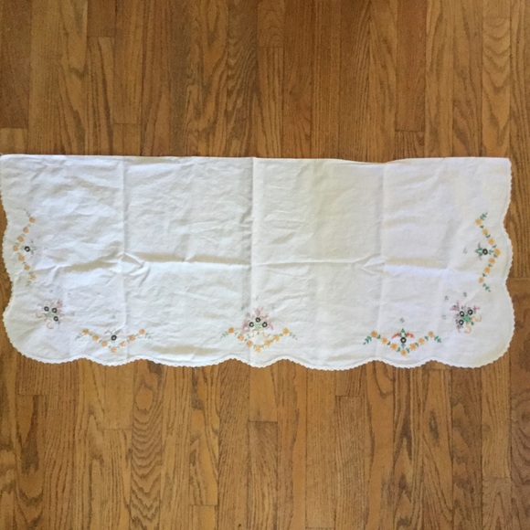 Antique Hand Embroidered Dresser/Table Cloth - Picture 1 of 3